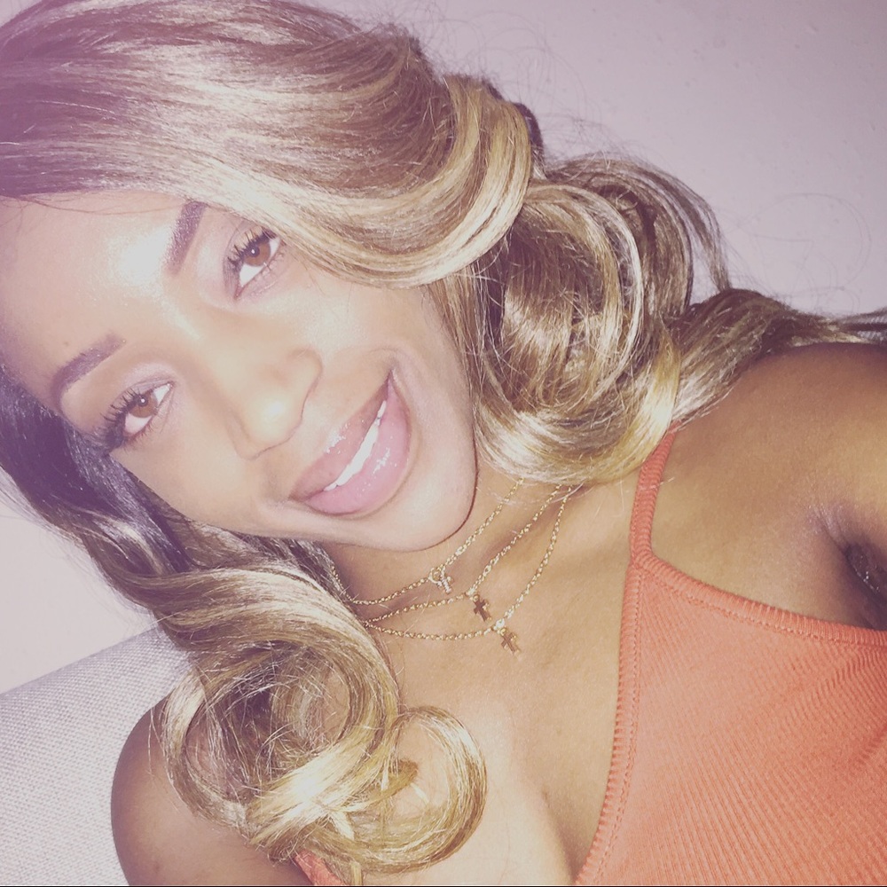 Meet your Posher, Brittney